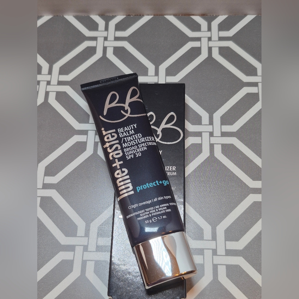 lune + aster BB Beauty Balm/Tinted Moisturizer Broad Spectrum Sunscreen SPF 30
